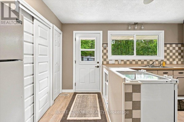 Bedroom 2 - 681 Morrison Road, Stirling Rawdon, ON K0K2M0 Photo 4