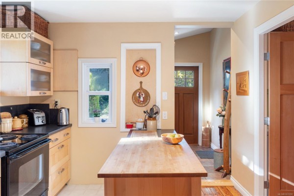681 Turner Rd, Parksville, BC, photo 2