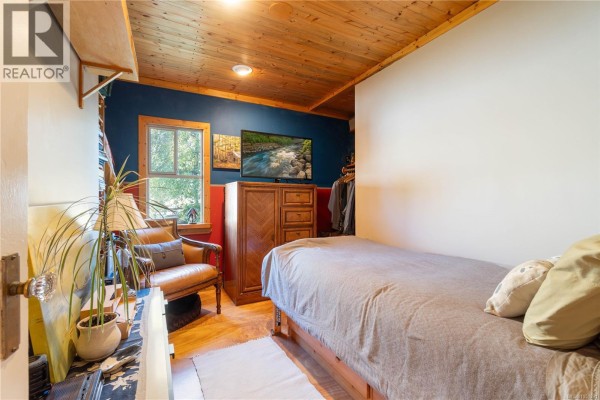 Primary Bedroom - 681 Turner Rd, Parksville, BC V9P1T7 Photo 4