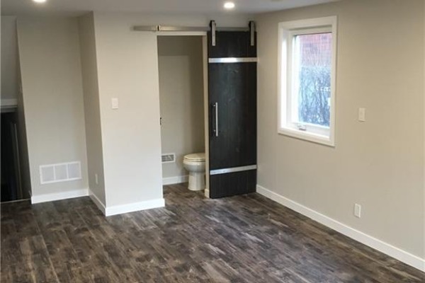 Laundry room - 681 Upper Wentworth Street Unit# 2, Hamilton, ON L9A4V6 Photo 5
