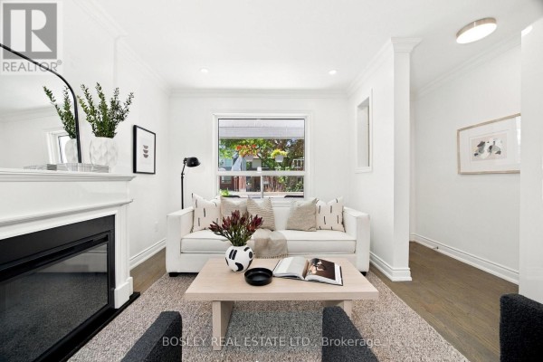 Family room - 682 Milverton Boulevard, Toronto, ON M4C1X9 Photo 4