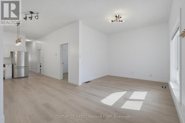 Laundry room - 682 Princess Avenue, London East, ON N5W3M3 Photo 3