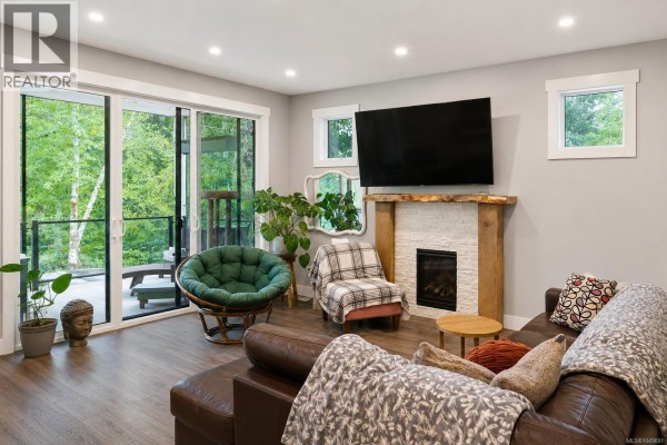 Ensuite - 682 Shawnigan Lake Rd, Shawnigan Lake, BC V0R2L0 Photo 5