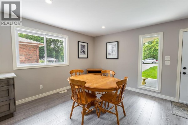 4pc Ensuite bath - 6822 Evergreen Lane, Plympton Wyoming, ON N0N1E0 Photo 5