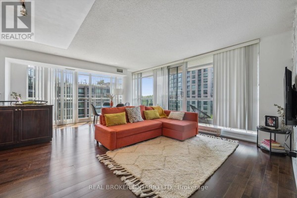 Dining room - 683 - 209 Fort York Boulevard, Toronto, ON M5V4A1 Photo 2