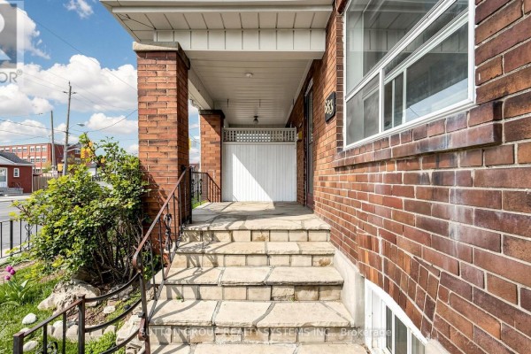 Dining room - 683 Old Weston Road, Toronto, ON M6N3B6 Photo 3