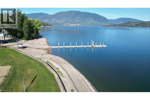 6830 42 Street Ne, Salmon Arm, BC, photo 3