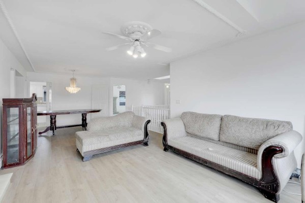 6832 127a Street, Surrey, BC V3W1H7 Photo 5