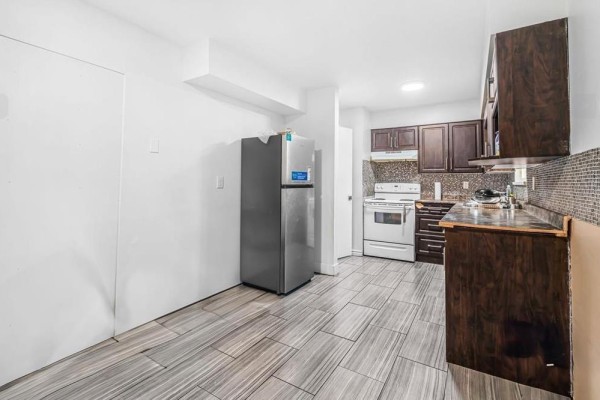 6848 135 Avenue, Surrey, BC V3W4W6 Photo 5