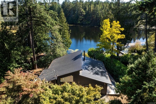 Bedroom - 685 Lost Lake Rd, Highlands, BC V9B6E3 Photo 4