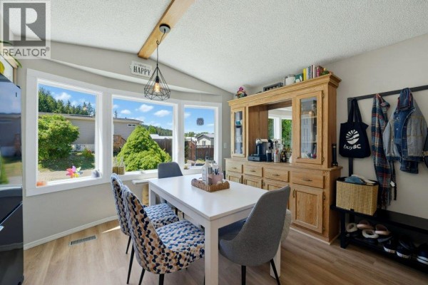 Living room - 6850 53 Street Ne, Salmon Arm, BC V0E1K0 Photo 4