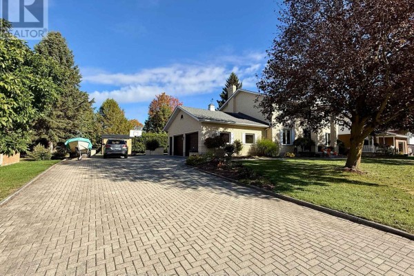 686 16th Street, Hanover, ON N4N3M3 Photo 2