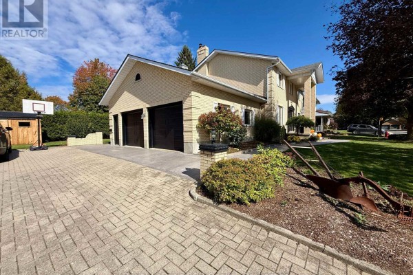 686 16th Street, Hanover, ON N4N3M3 Photo 3