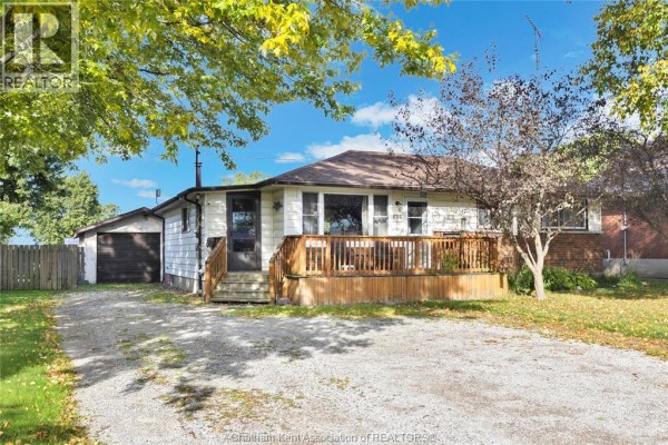 Primary Bedroom - 686 Albert Street, Wallaceburg, ON N8A1Y9 Photo 3