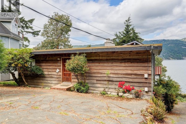 Storage - 6860 Mark Lane, Central Saanich, BC V9E2A1 Photo 4