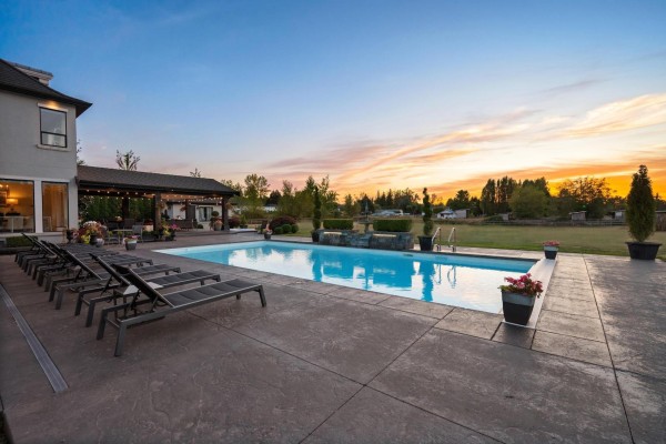 687 204th Street, Langley, BC V2Z1V5 Photo 3