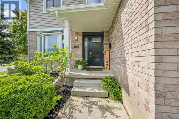 687 Champlain Boulevard, Cambridge, ON, photo 3