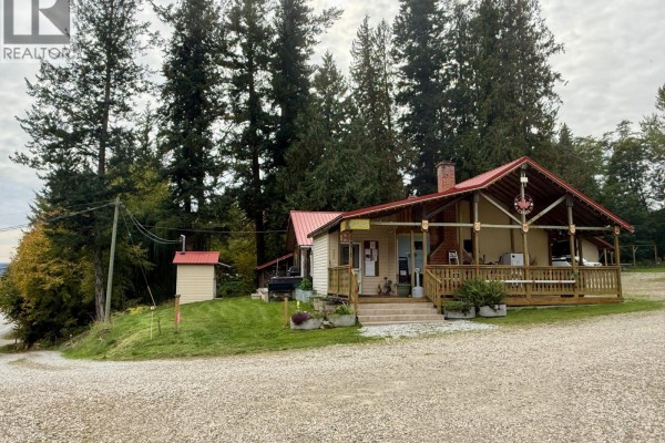 6871 Trans Canada Highway Nw, Salmon Arm, BC V1E3A2 Photo 3