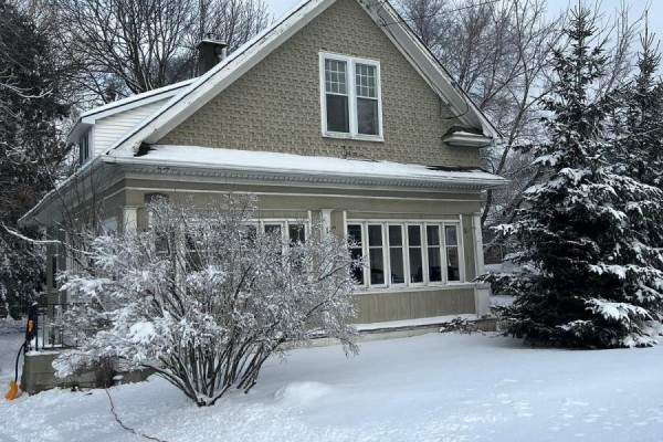Residential for sale at 688 King Street W, Oshawa, ON - MLS® RiGcN9