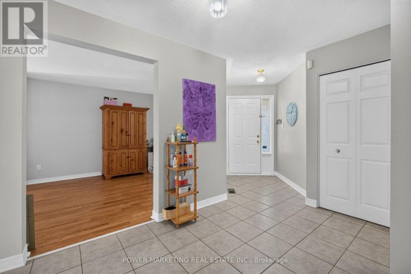 Family room - 6886 Edgar Brault Street, Ottawa, ON K1C1L7 Photo 4