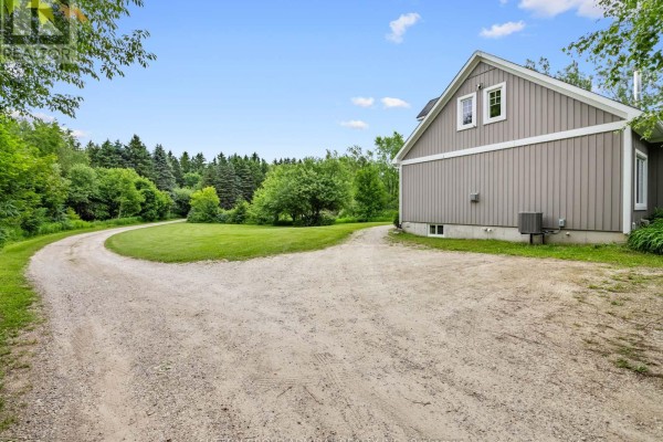 Den - 6886 Wellington Rd 16, Centre Wellington, ON N0B1J0 Photo 5