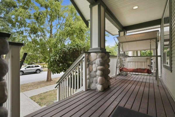 6888 189th Street, Surrey, BC V4N5K1 Photo 3