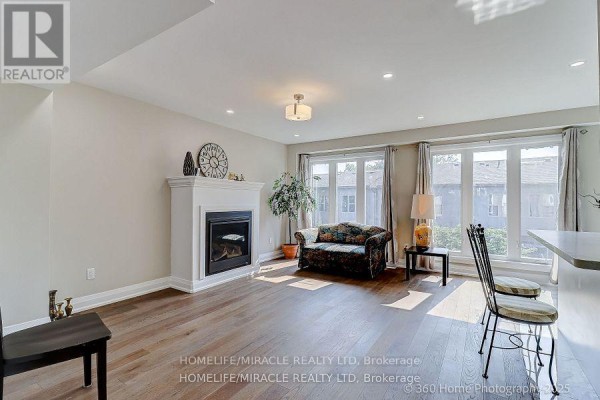 Primary Bedroom - 688a Midland Avenue, Toronto, ON M1K4C6 Photo 4