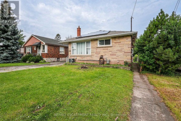 689 Burgess Avenue, Hamilton, ON, photo 2