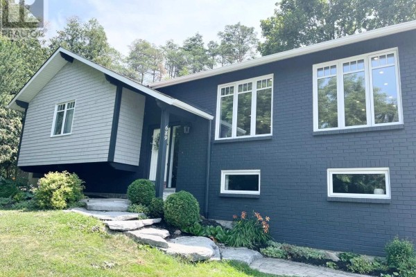 689 Ravenshoe Road, Uxbridge, ON, photo 2