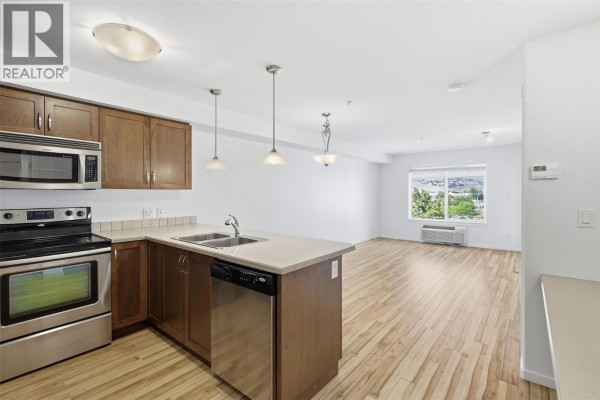 Den - 689 Tranquille Road Unit# 513, Kamloops, BC V2B0C7 Photo 5