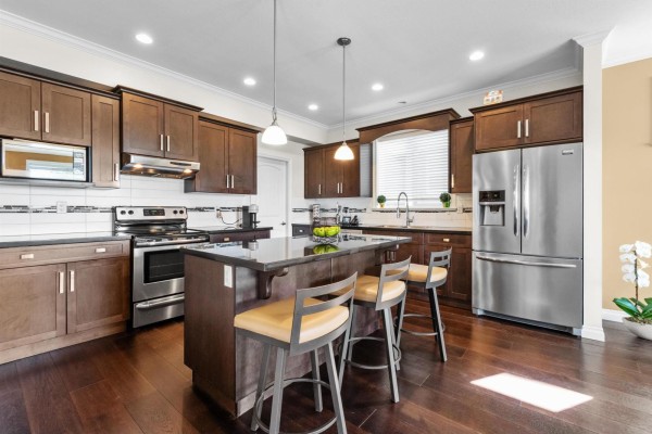 6898 177 Street, Surrey, BC V3S2K1 Photo 4