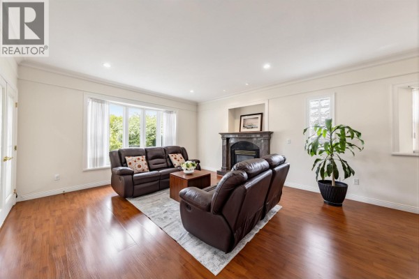 6899 Fleming Street, Vancouver, BC V5P3H4 Photo 5