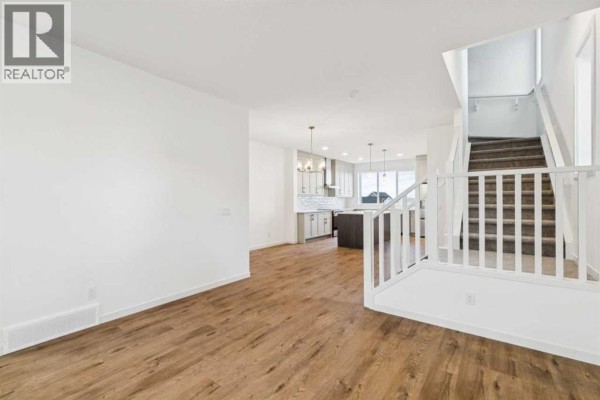 4pc Bathroom - 69 Bluerock Hill Sw, Calgary, AB T2Y0V7 Photo 5
