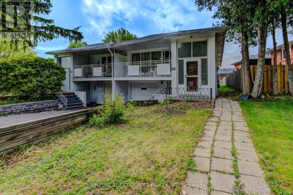 69 Castlebury Crescent, Toronto, ON, photo 3