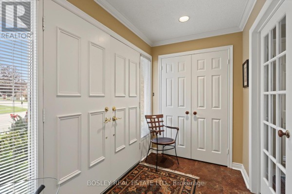 Dining room - 69 Fairway Drive, Aurora, ON L4G2H3 Photo 3
