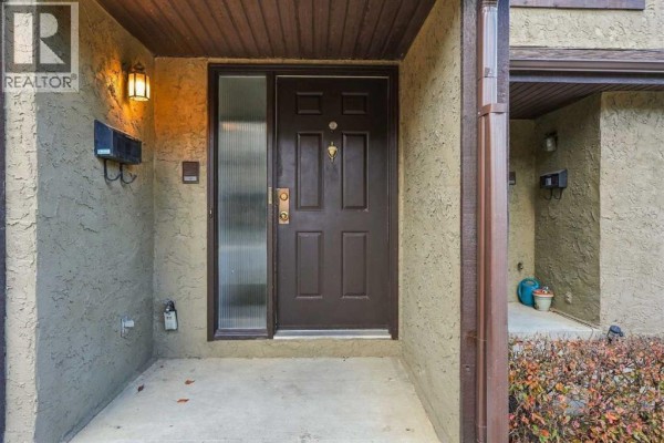 2pc Bathroom - 69 Glamis Gardens Sw, Calgary, AB T3E6S4 Photo 3