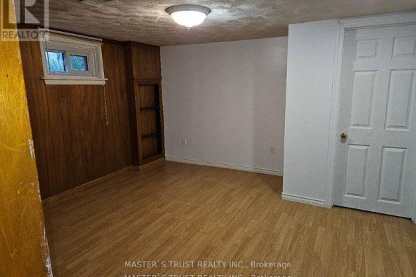 69 Grove Park Crescent, Toronto, ON M2J2C7 Photo 3