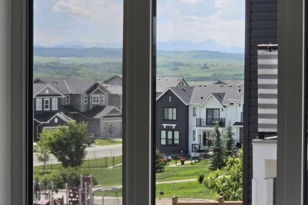 2pc Bathroom - 69 Heritage Park, Cochrane, AB T4C3M8 Photo 4
