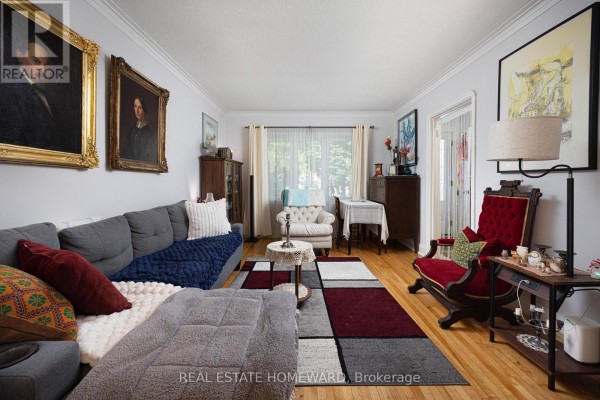 69 Hertle Avenue, Toronto, ON M4L2T3 Photo 4