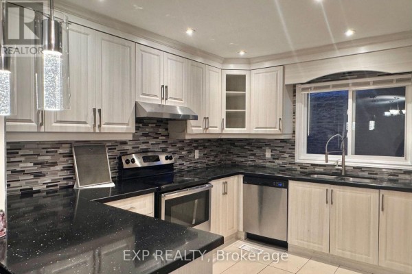 69 Hollyhedge Drive, Toronto, ON M1J1X4 Photo 4