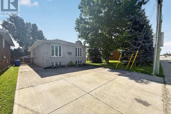 69 Jubilee Avenue W, Timmins