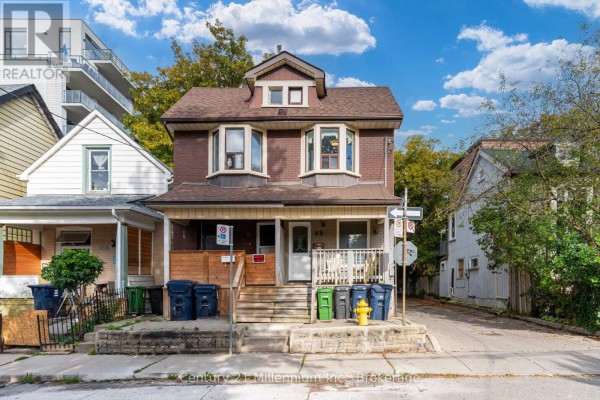 Kitchen - 69 Laing Street, Toronto, ON M4L2N4 Photo 2