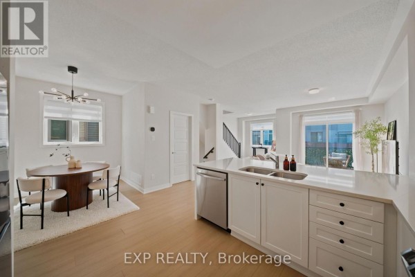 Pantry - 69 Lignite Private, Ottawa, ON K2J7J4 Photo 5