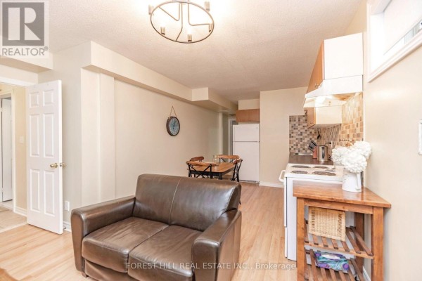 69 Oxford Street, Richmond Hill, ON L4C4L6 Photo 4