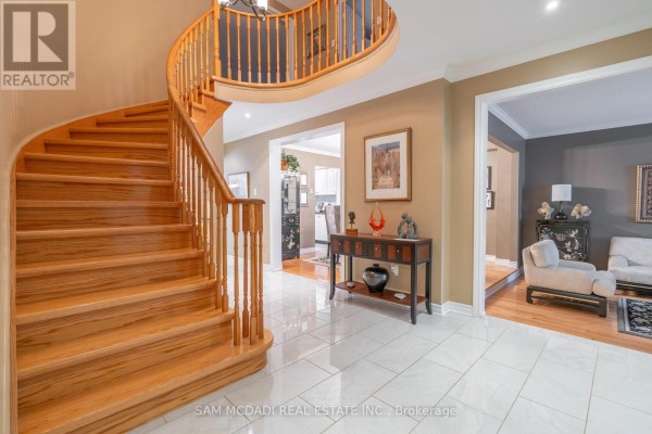 69 Parkside Drive, Brampton, ON, photo 3