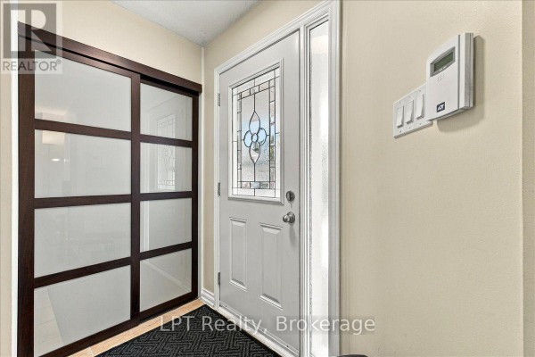 Primary Bedroom - 69 Scarfair Pathway, Toronto, ON M1B4G2 Photo 4