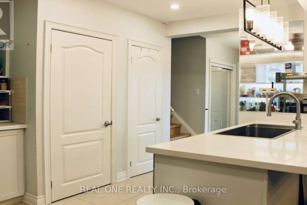 Primary Bedroom - 69 Stanwell Drive, Toronto, ON M1P4H6 Photo 4