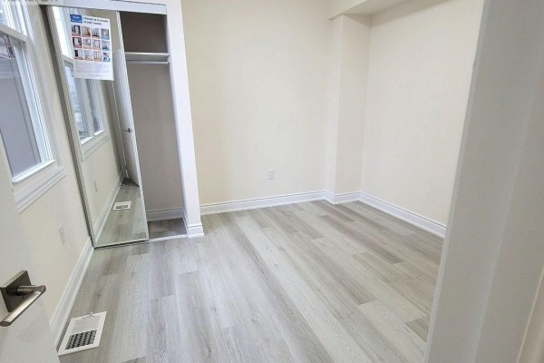Bathroom - 3 - 69 Vine Street, St  Catharines, ON L2R3X9 Photo 4