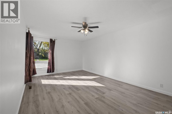 4pc Bathroom - 690 Eastwood Street, Prince Albert, SK S6V2T5 Photo 3