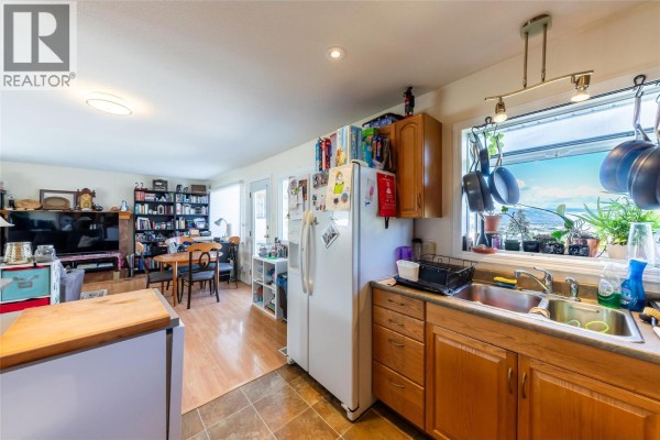 Foyer - 690 Fraser Street, Kamloops, BC V2C3H2 Photo 5